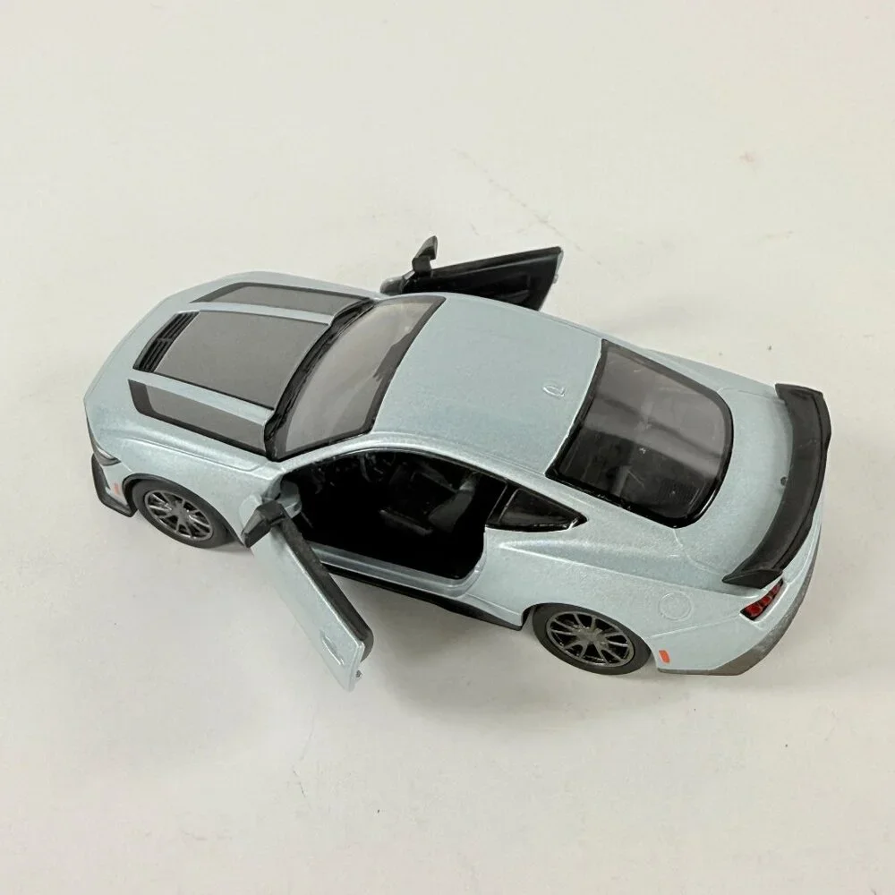 Kinsmart 2024 Ford Mustang Dark Horse Pull Back Diecast 1:38 Silver Black